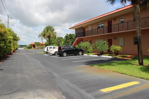 Condominio en venta en Stuart, Florida, 2 dormitorios, 76.09 m2 № 607137 - foto 14