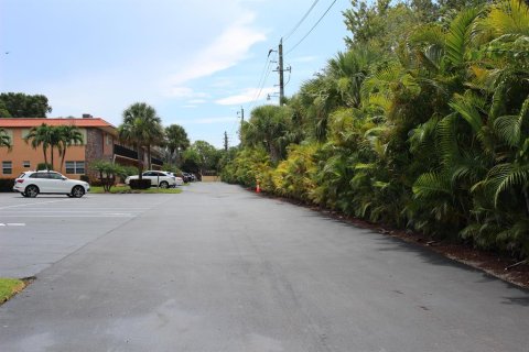 Condominio en venta en Stuart, Florida, 2 dormitorios, 76.09 m2 № 607137 - foto 7