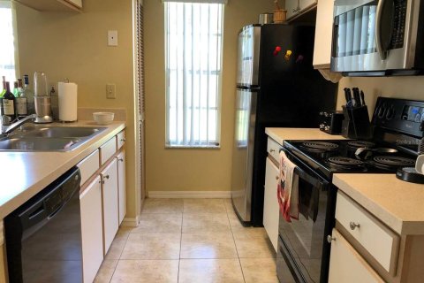 Condo in Kissimmee, Florida, 3 bedrooms  № 1368537 - photo 7