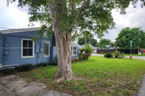 House in Fort Lauderdale, Florida 3 bedrooms, 139.82 sq.m. № 1419831 - photo 22