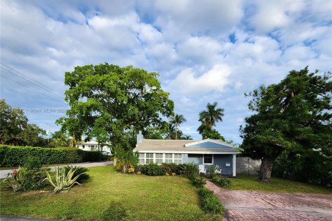 House in Fort Lauderdale, Florida 3 bedrooms, 139.82 sq.m. № 1419831 - photo 2