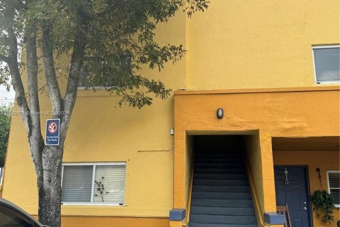 Condominio en venta en Miami, Florida, 3 dormitorios, 123.1 m2 № 1419829 - foto 2