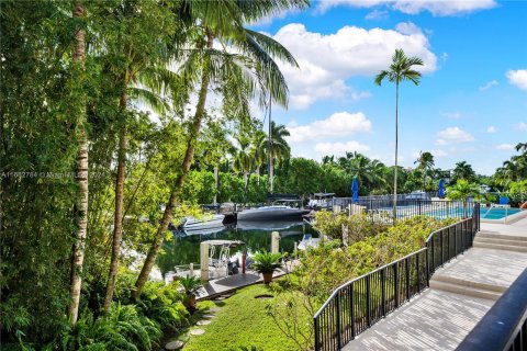 Condominio en venta en Coral Gables, Florida, 2 dormitorios, 113.15 m2 № 1418349 - foto 17