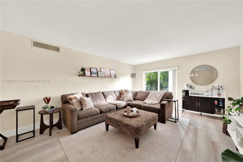 Condominio en venta en Coral Gables, Florida, 2 dormitorios, 113.15 m2 № 1418349 - foto 5