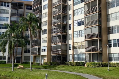 Condominio en venta en Pembroke Pines, Florida, 2 dormitorios, 91.04 m2 № 1097091 - foto 2