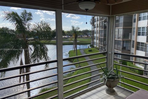 Condominio en venta en Pembroke Pines, Florida, 2 dormitorios, 91.04 m2 № 1097091 - foto 20