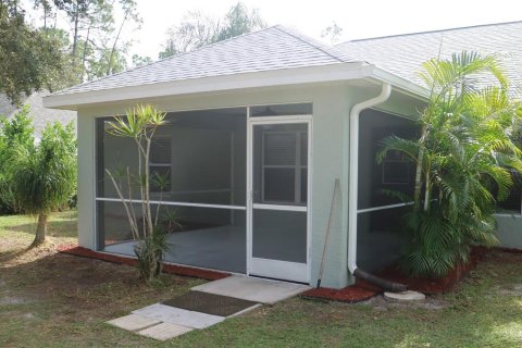 House in North Port, Florida 3 bedrooms, 164.9 sq.m. № 875212 - photo 3