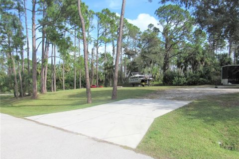 House in North Port, Florida 3 bedrooms, 164.9 sq.m. № 875212 - photo 15