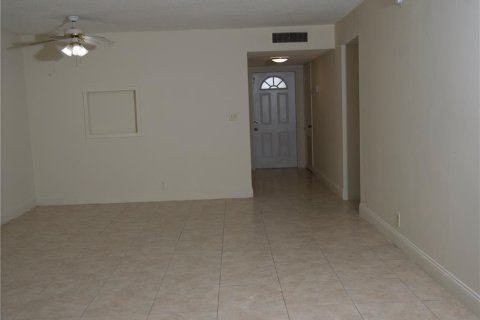 Copropriété à vendre à Coral Springs, Floride: 2 chambres, 102.19 m2 № 1160517 - photo 11