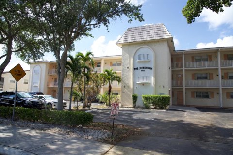 Copropriété à vendre à Coral Springs, Floride: 2 chambres, 102.19 m2 № 1160517 - photo 15