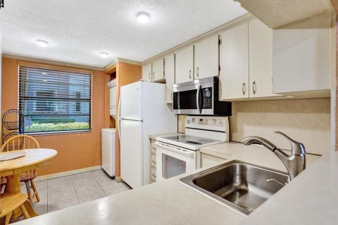 Copropriété à vendre à Pembroke Pines, Floride: 1 chambre, 79.15 m2 № 1100924 - photo 18