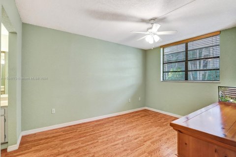 Copropriété à vendre à Pembroke Pines, Floride: 1 chambre, 79.15 m2 № 1100924 - photo 15