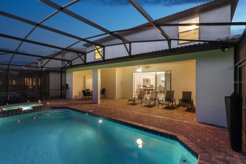 Casa en venta en Kissimmee, Florida, 8 dormitorios, 375.42 m2 № 759181 - foto 2