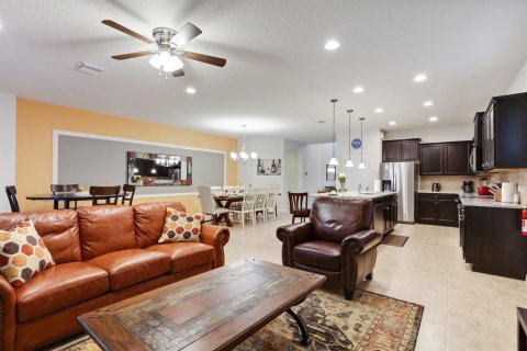 Villa ou maison à vendre à Kissimmee, Floride: 8 chambres, 375.42 m2 № 759181 - photo 7