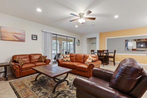 Villa ou maison à vendre à Kissimmee, Floride: 8 chambres, 375.42 m2 № 759181 - photo 10