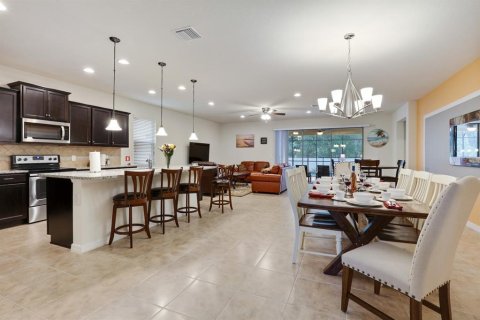Villa ou maison à vendre à Kissimmee, Floride: 8 chambres, 375.42 m2 № 759181 - photo 6