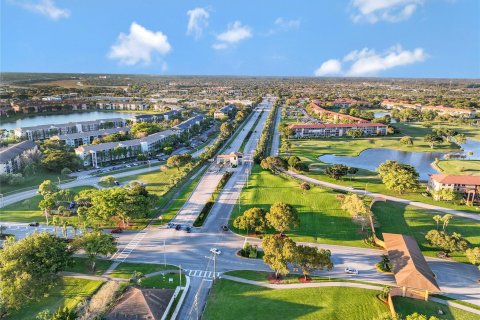 Condo in Pembroke Pines, Florida, 2 bedrooms  № 1139337 - photo 12