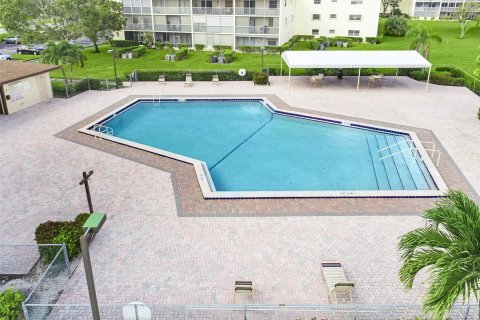 Condo in Pembroke Pines, Florida, 2 bedrooms  № 1139337 - photo 27