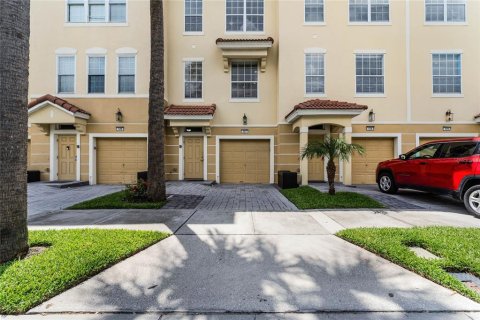 Touwnhouse à vendre à Orlando, Floride: 3 chambres, 162.21 m2 № 1314044 - photo 2