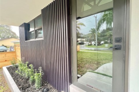 Villa ou maison à vendre à Dania Beach, Floride: 3 chambres, 168.99 m2 № 948755 - photo 4
