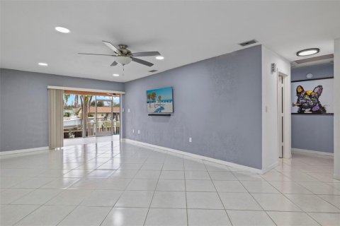 Duplex à vendre à Punta Gorda, Floride: 2 chambres, 102.66 m2 № 969071 - photo 3