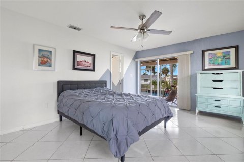 Duplex in Punta Gorda, Florida 2 bedrooms, 102.66 sq.m. № 969071 - photo 6