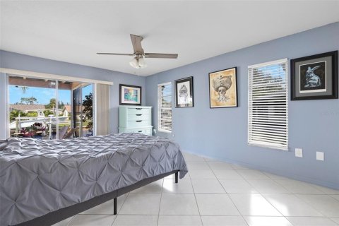 Duplex in Punta Gorda, Florida 2 bedrooms, 102.66 sq.m. № 969071 - photo 8