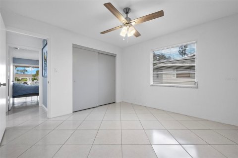 Duplex in Punta Gorda, Florida 2 bedrooms, 102.66 sq.m. № 969071 - photo 21