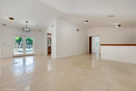 Villa ou maison à vendre à Pinecrest, Floride: 3 chambres, 275.73 m2 № 1101008 - photo 6