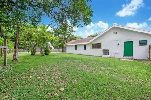 Villa ou maison à vendre à Pinecrest, Floride: 3 chambres, 275.73 m2 № 1101008 - photo 21