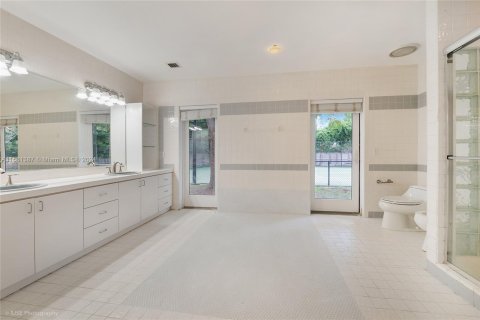 Casa en venta en Pinecrest, Florida, 3 dormitorios, 275.73 m2 № 1101008 - foto 15