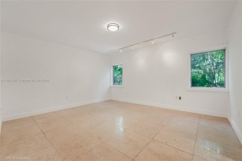 Casa en venta en Pinecrest, Florida, 3 dormitorios, 275.73 m2 № 1101008 - foto 12
