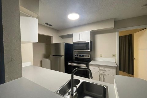 Condominio en venta en Orlando, Florida, 2 dormitorios, 77.02 m2 № 1312670 - foto 3