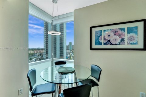 Condo in Aventura, Florida, 3 bedrooms  № 1236465 - photo 15