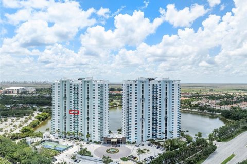 Condominio en venta en Sunrise, Florida, 3 dormitorios, 118.08 m2 № 1236466 - foto 2