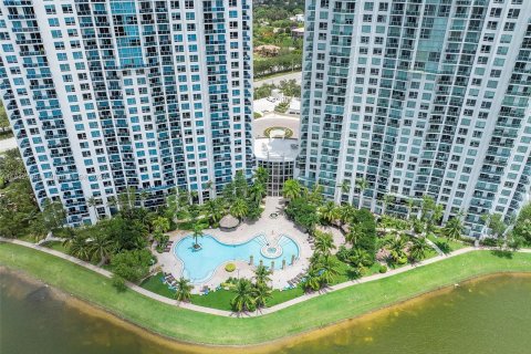 Condominio en venta en Sunrise, Florida, 3 dormitorios, 118.08 m2 № 1236466 - foto 9