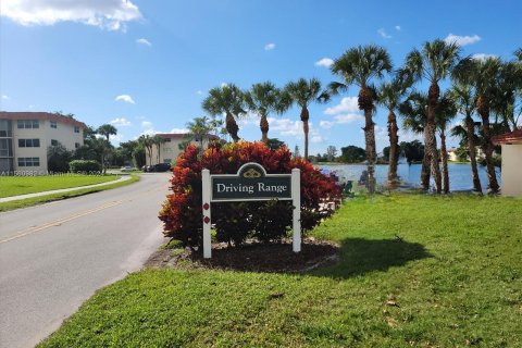 Condo in Pembroke Pines, Florida, 2 bedrooms  № 1095503 - photo 25