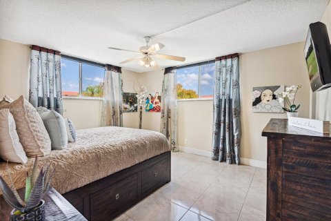 Copropriété à vendre à Pembroke Pines, Floride: 2 chambres, 108.7 m2 № 1095503 - photo 10