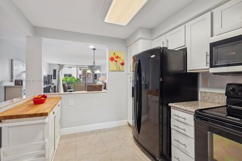 Copropriété à vendre à Pembroke Pines, Floride: 2 chambres, 108.7 m2 № 1095503 - photo 8