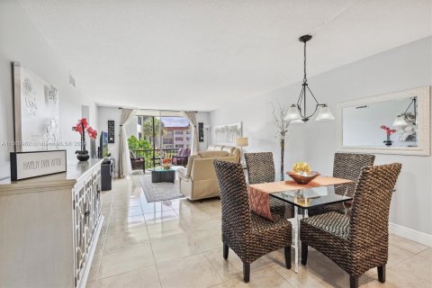 Copropriété à vendre à Pembroke Pines, Floride: 2 chambres, 108.7 m2 № 1095503 - photo 4