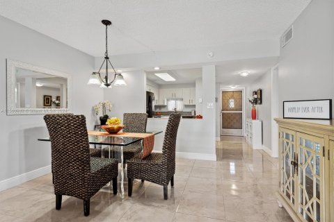 Copropriété à vendre à Pembroke Pines, Floride: 2 chambres, 108.7 m2 № 1095503 - photo 6