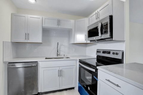 Condo in Delray Beach, Florida, 2 bedrooms  № 1173226 - photo 22