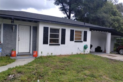 House in Tampa, Florida 3 bedrooms, 102.01 sq.m. № 1403175 - photo 2