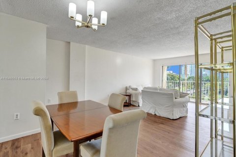 Condo in Sunny Isles Beach, Florida, 1 bedroom  № 1331058 - photo 9