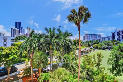 Condo in Sunny Isles Beach, Florida, 1 bedroom  № 1331058 - photo 13