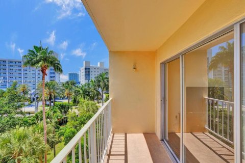 Condo in Sunny Isles Beach, Florida, 1 bedroom  № 1331058 - photo 12