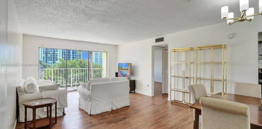 Condo in Sunny Isles Beach, Florida, 1 bedroom  № 1331058