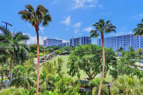 Condo in Sunny Isles Beach, Florida, 1 bedroom  № 1331058 - photo 14