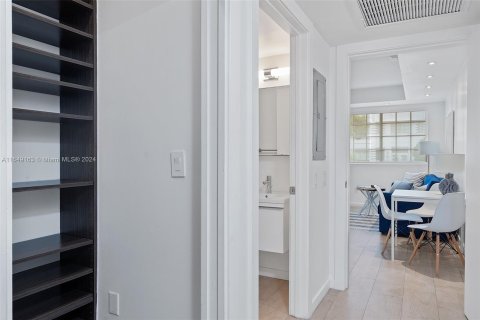 Copropriété à vendre à Miami Beach, Floride: 1 chambre, 42.18 m2 № 1331544 - photo 11