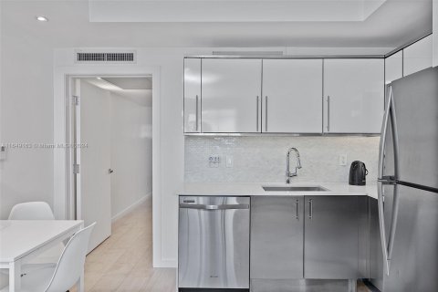 Condominio en venta en Miami Beach, Florida, 1 dormitorio, 42.18 m2 № 1331544 - foto 4